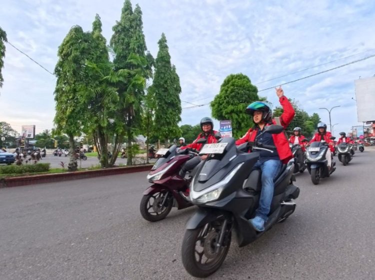 Puluhan pengguna Honda All New PCX 160 mengikuti touring “PCX Ngobrol Bersama Bapak (Ngasab)” keliling Kota Jambi yang digelar PT Sinar Sentosa Primatama ), Jumat (9/5/2026) (Dok. (Sinsen)
