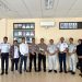Jajaran PT Jasa Raharja Wilayah Jambi berfoto bersama perwakilan Ditlantas Polda Jambi, Dinas Perhubungan, dan Balai Pelaksana Jalan Nasional usai menggelar Forum Komunikasi Lalu Lintas (FKLL) di Jambi, Selasa (12/5/2026).(Dok. Humas)