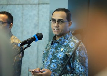 Kepala Eksekutif Pengawas Pasar Modal, Keuangan Derivatif, dan Bursa Karbon OJK Hasan Fawzi memberikan keterangan terkait dampak rebalancing indeks MSCI terhadap pasar modal Indonesia di Jakarta, Rabu (13/5/2026). (Dok. Humas OJK)