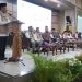 Wakil Gubernur Jambi Abdullah Sani memberikan sambutan saat melepas keberangkatan 444 Jemaah Calon Haji Kloter BTH 20 Tahun 1447 H/2026 M di Asrama Haji Kota Baru, Kota Jambi, Rabu (13/5/2026) malam. (Dok. Redaksi)