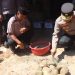 Kapolda Bengkulu Irjen Pol Mardiyono, S.I.K., M.Si. meletakkan batu pertama pembangunan rumah milik Slamet Budi Sutrisno di Seluma, Selasa (5/5/2026). (Foto:ist)