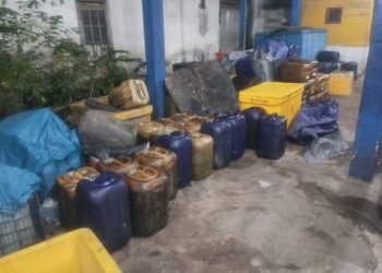 Barang bukti 123 jerigen berisi BBM subsidi jenis Bio Solar dengan total 4.059 liter, serta puluhan jerigen kosong yang diduga digunakan untuk aktivitas penimbunan. (Foto:ist)