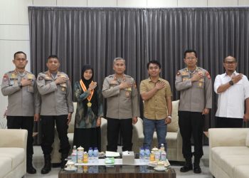 Kapolda Bengkulu Irjen Pol. Mardiyono, menerima kunjungan silaturahmi dari Dewan Pimpinan PERMAHI Cabang Bengkulu di Ruang Tamu Kapolda, Senin (04/05/2026). (Foto:yola)